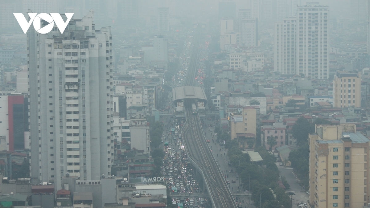 Hazardous air pollution engulfs Hanoi